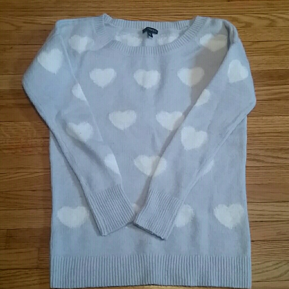 Express gray sweater with ivory hearts